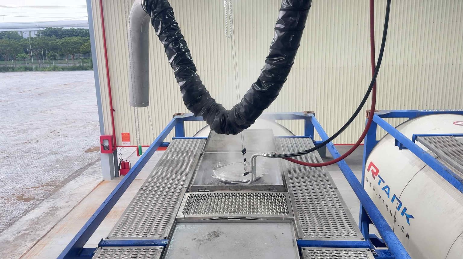 Cleaning ISO Tank